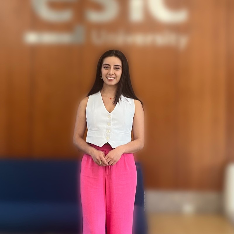 Alejandra Medina Digital Marketing Specialist