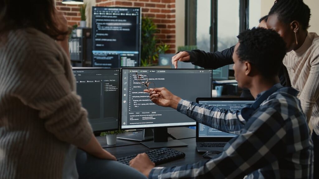 ¿Qué es el software development y cómo empezar desde cero?