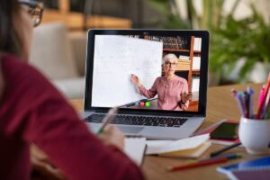 Cómo aprovechar los cursos gratuitos de Datahack para impulsar tu carrera
